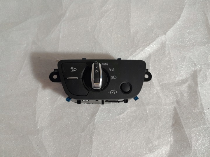 AUDI A4 B9 přepínač světel USA 4M0941531AS