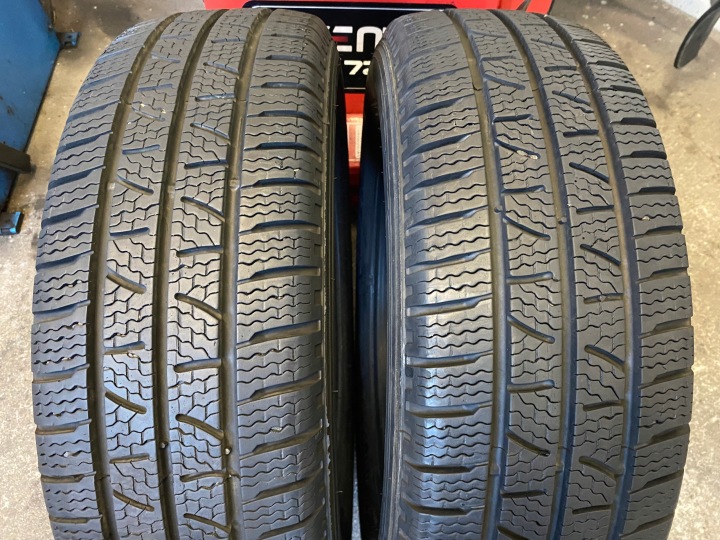 2 Reifen Winter- 215/65R16C Pirelli Carrier Winter wie neu 9,5mm 2023r