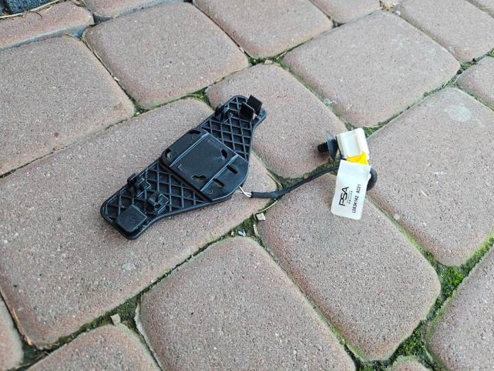 Sensor zajecia SITZ Sitze Opel Corsa F L0634142 41844015B