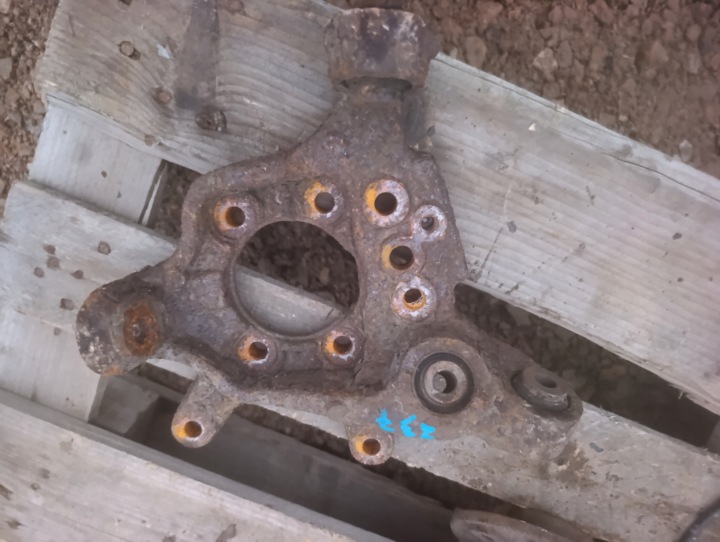 of the pivot right rear part right rear Nissan Murano Z50