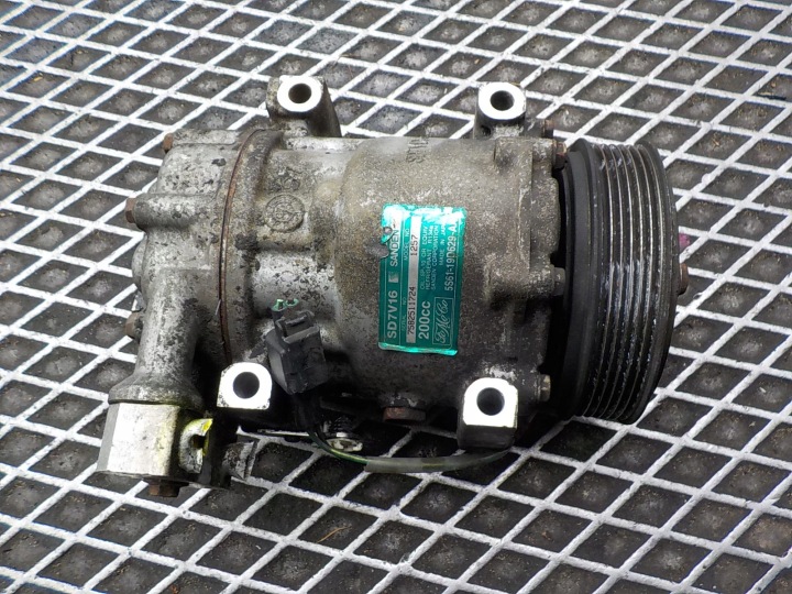 FORD FIESTA MK6 1.6 TDCI compressor pump of the air conditioning 5S61-19D629-AA 1257