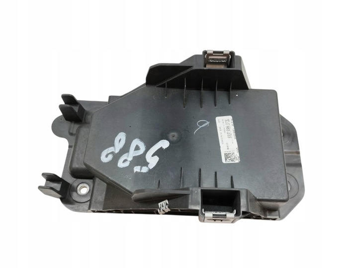 Poignées Support plaque TUNELU SRODKOWEGO 3J0863233 Skoda Superb IV (2023-)