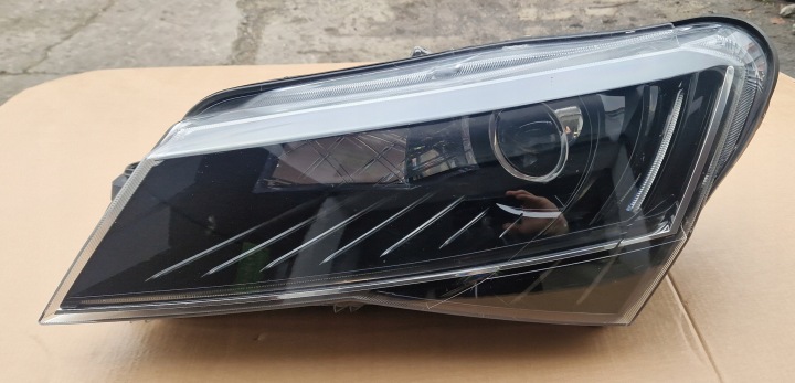 Licht SKODA SUPERB III 3V1941015A komplett IDEAL