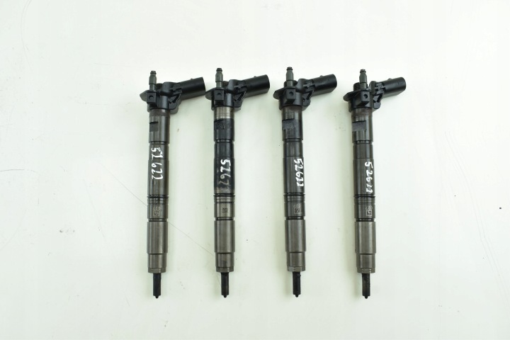 Injecteur VW PASSAT B7 GOLF VI AUDI A3 8P SEAT LEON II 2.0 TDI 03L130277