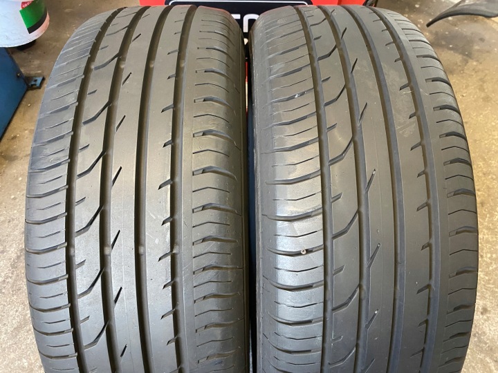 2 gume ljetnje 215/60R16 Continental ContiPremiumContact 2 kao nove 7,5mm