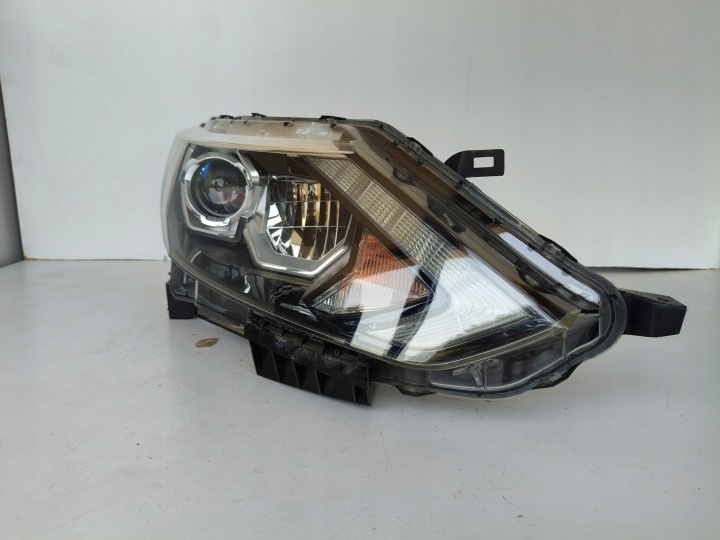 light right REFLEKTOR NISSAN QASHQAI II 13- FULL LED