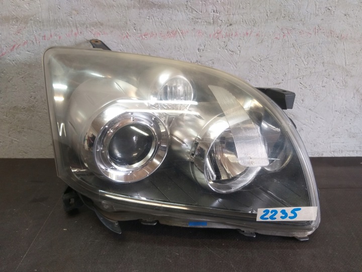 LIGHT FRONT RIGHT TOYOTA AVENSIS T25 LIFT