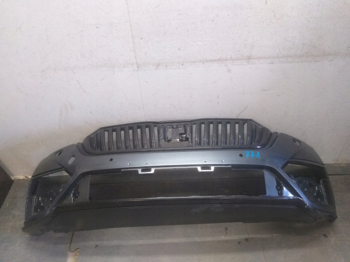 pare choc avant SKODA OCTAVIA IV 4 RS