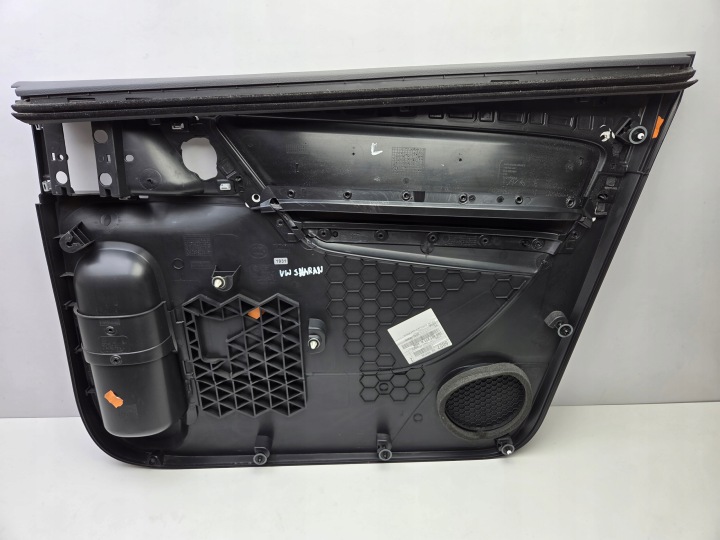 ÕPPE Uks VW SHARAN 7N0867211 9