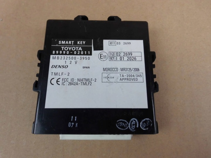TOYOTA AURIS ET 2008 MODULE UNITÉ DE CONTRÔLE DE LA SERRURE 8999002011