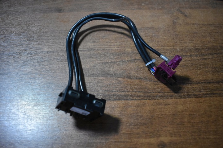 IDEALNY ZLACZE PORT USB-C X2 MERCEDES W223 1
