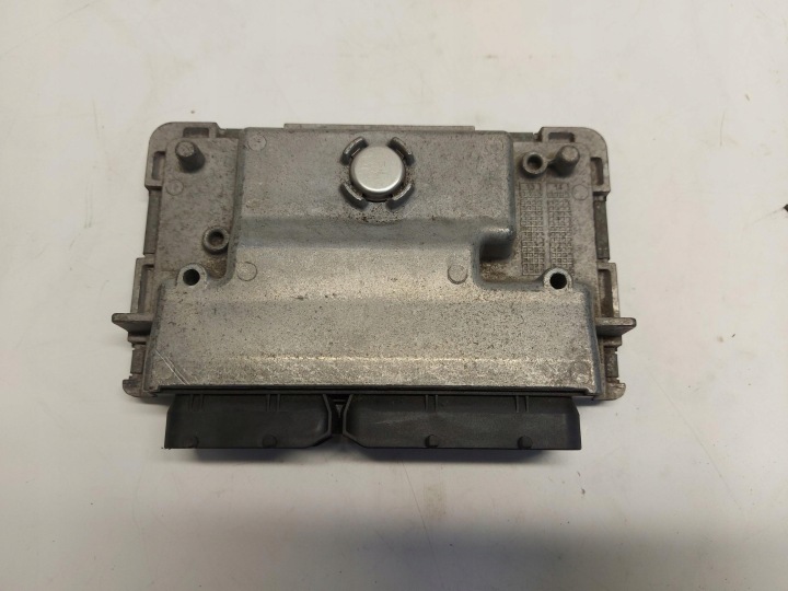 BMW i3 i01 REX computer control unit of the engine ECU 8645316