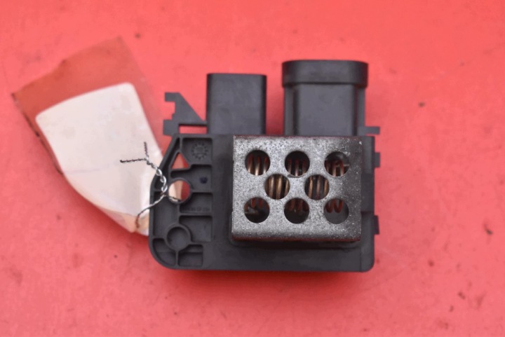 resistor, rheostat, regulator of a fan OPORNICA 9829220580 PEUGEOT 3008 II 1.2 PURETECH 131KM