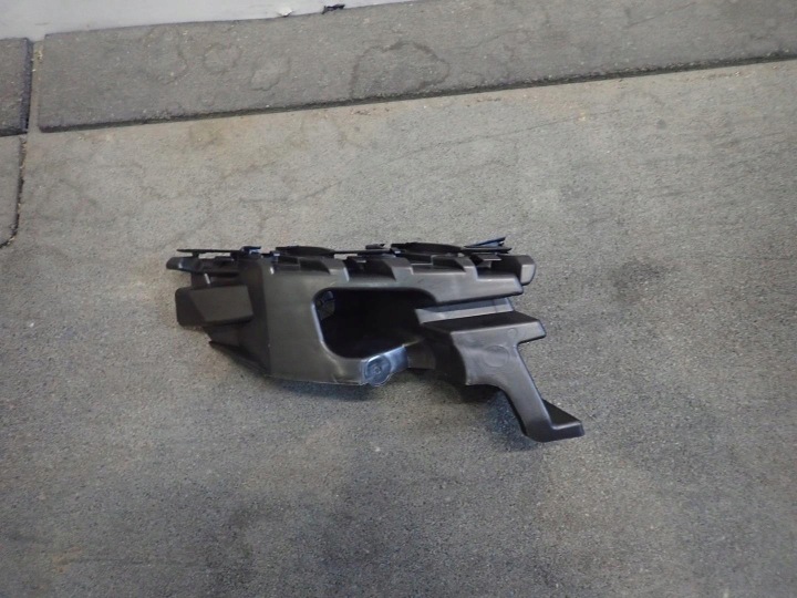 Suppporto montaggio paraurti sinistra posteriore SKODA KAROQ 17- 57A807377