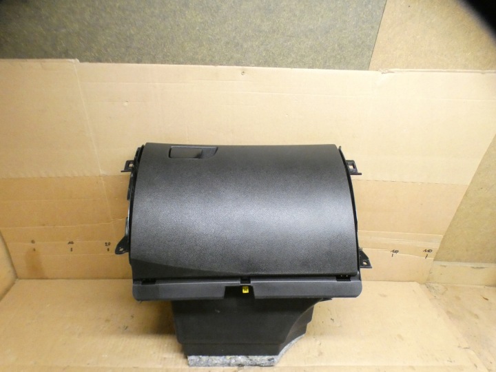 RENAULT MEGANE IV 4 cassetto portaoggetti passeggeri P685005280R