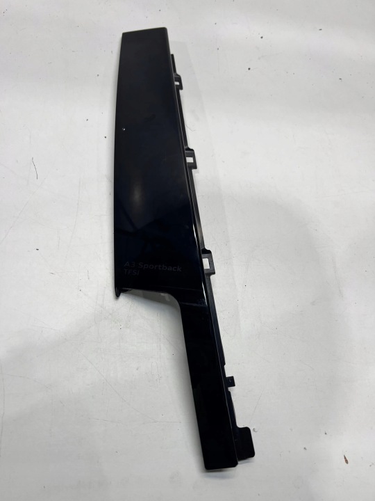 cap cover SLUPKA AUDI A3 8Y right front 8Y0837902