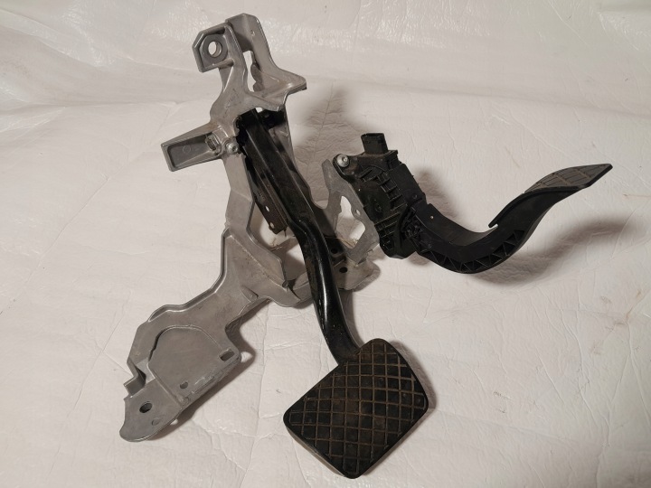 AUDI A4 B9 Versteifung PEDALOW Gas Bremse 8W1723117 8W1723523 8W1723140