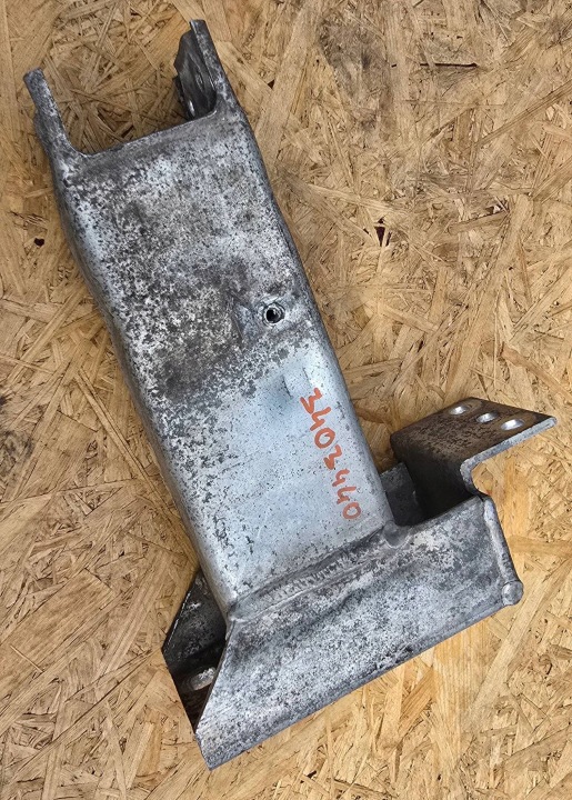 BMW X3 E83 2004 Halter / Halter der Stoßstange vorne