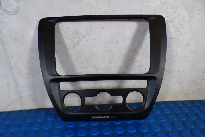 RÁM radia 5C6858071B stbdb europa VOLKSWAGEN JETTA 6 VI