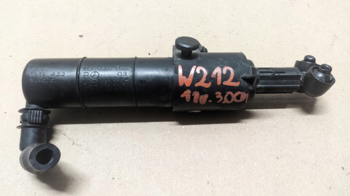 MERCEDES W212 3.0 CDI 11R washer lights right A2128600047