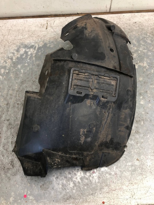 podblatník levý předek díl přední RENAULT TRAFIC III 638450844R