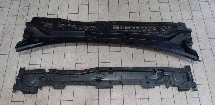 plastike brisace stakla Komplet Peugeot 308 T9 9830565680 9831551280