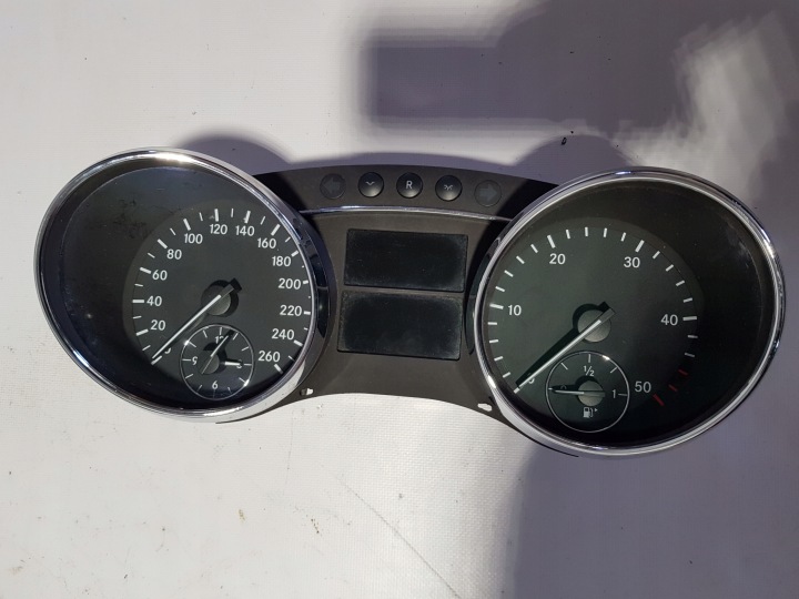 Instruments tachymètre compte tours A2515401848 MERCEDES W251 W164 3.0 CDI EU