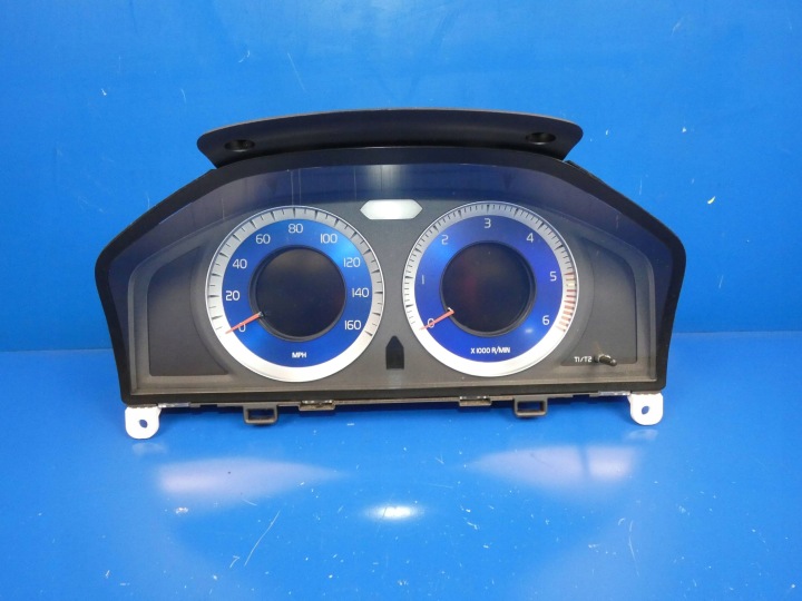 VOLVO XC60 and dials dials R-design WERSJA ANGIELSKA