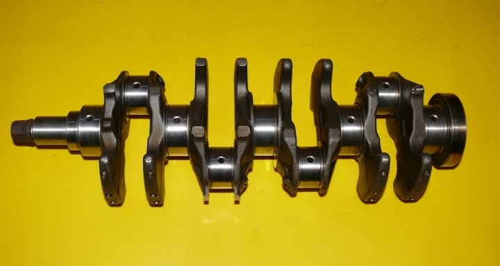 crank MITSUBISHI OUTLANDER and 1 2.0 16V 136KM 4G63 01-08r.