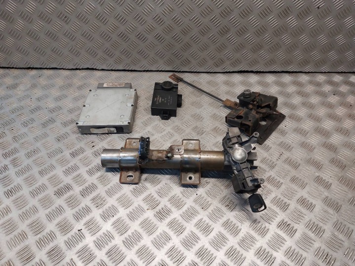 Montage STARTOWY + Serrure capot FORD TRANSIT V 2.0 TDDI 3C1112A650AC