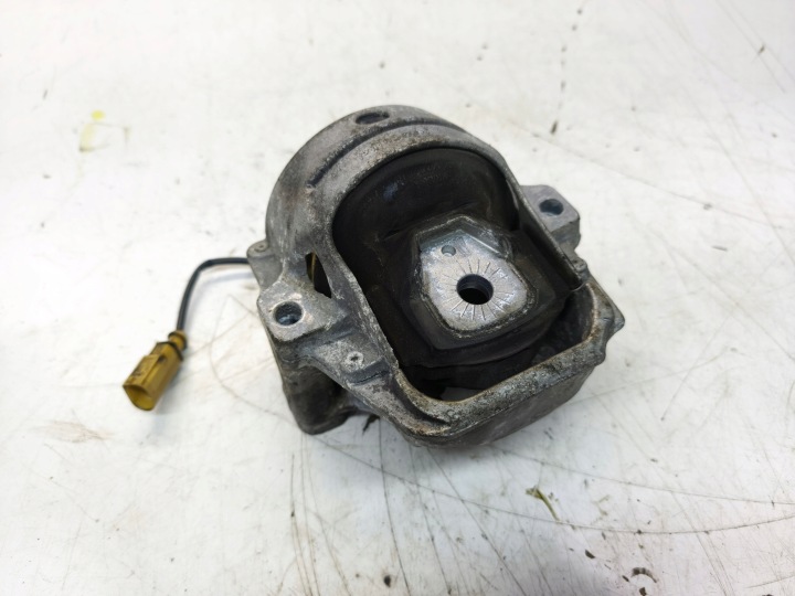 engine mount Z with the sensor AUDI A4 B8 A5 8T Q5 8R LIFT 8R0199381Q