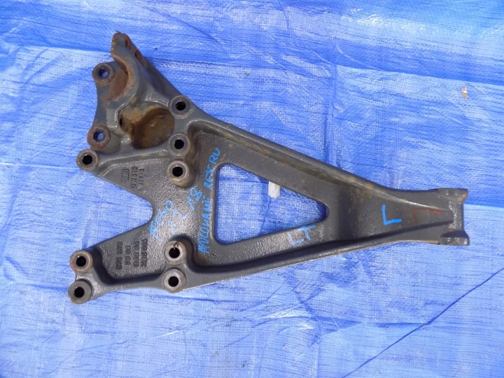WIESZAK Halter des stabilisators links ATEGO 1218