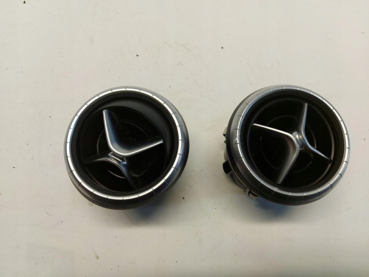 MERCEDES CLA W117 MRIEŽKA PRÍVOD VZDUCHOVÝ KLÍMY KONZOLI ĽAVÁ ALEBO PRAVÁ