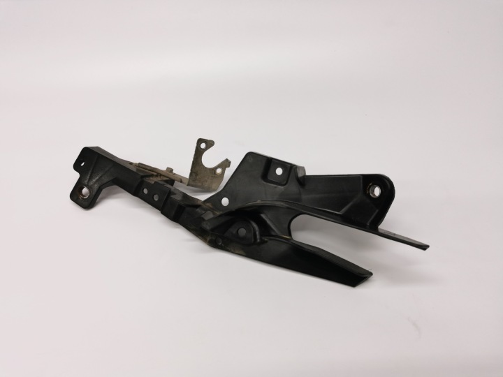 holder of the sensor POZIOMOWANIA rear part left VOLVO XC90 II 31476055A