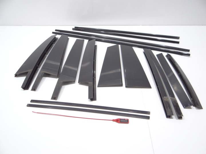 mouldings SHADOW LINE BMW X3 E83 KOMPLET