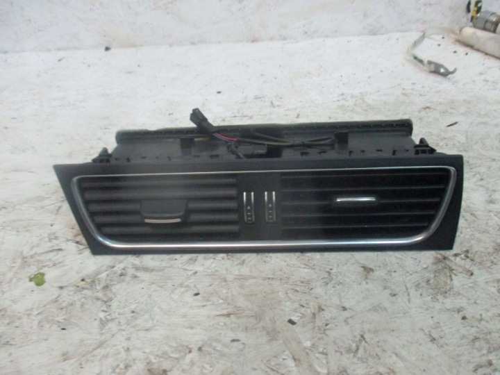 AUDI A4B8 KRATKI klími SRODKOWE 8T1820951E