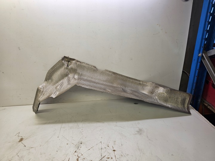 BLENDE ABDECKUNG TERMICZNA SCHALLDÄMMUNG AUDI Q7 4L 7L6825661B
