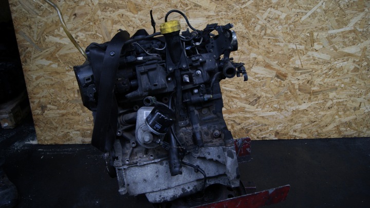Motore DIESEL- RIVESTIMENTO MONTANTE RENAULT MEGANE 3 K9K R846 1.5 DCI