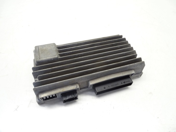 erösítö BANG OLUFSEN modul AUDI Q3 Q5 A4 B8 A5 8T 8T1035223A