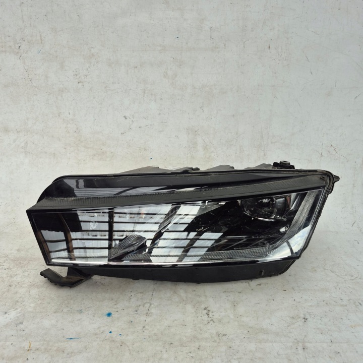 SKODA OCTAVIA IV 4 5E4 FULL LED Feux phare Gauche Avant Avant 5E4941015A