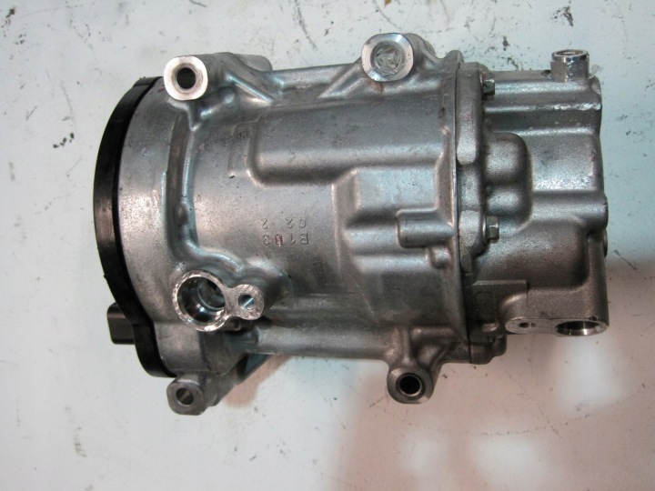 Compresseur Climatisateur air conditionné TOYOTA YARIS IV CROSS 1,5HYB 042400-0741