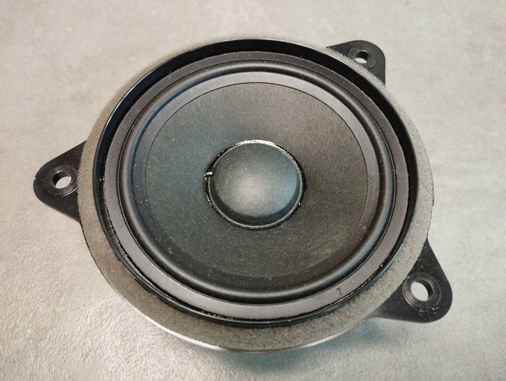Volkswagen Tiguan III speaker of the dashboard 571035415