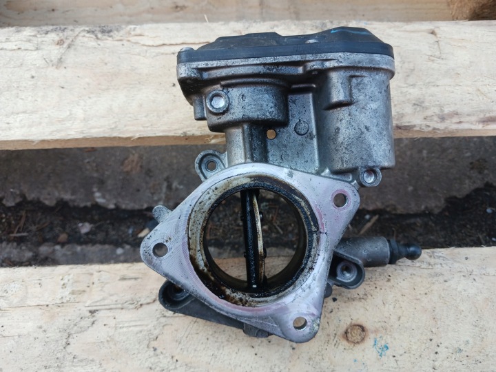 Vanne boitier papillon Opel Insignia A Zafira C Astra IV J 2.0 CDTI 55564164