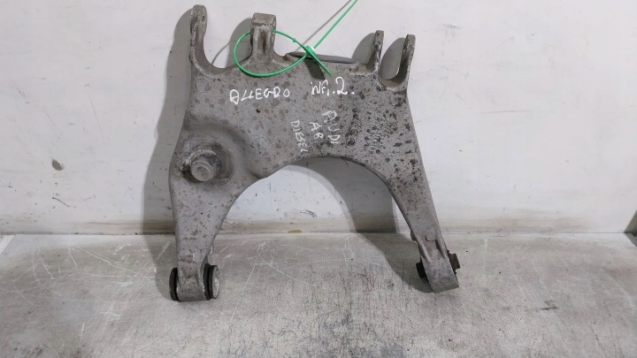 QUERLENKER HECK RECHTS 4D0511516D AUDI A8 D2