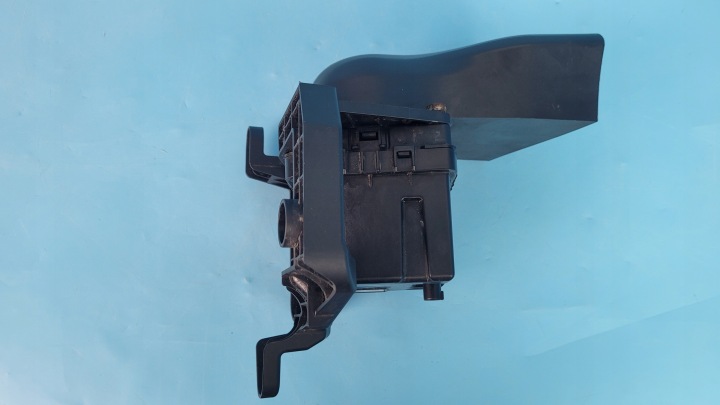 MERCEDES EQA 250 ΥΠΕΥΘΥΝΟΣ A2435454900 Γεννήτρια ΗΧΟΥ A2239016902 10
