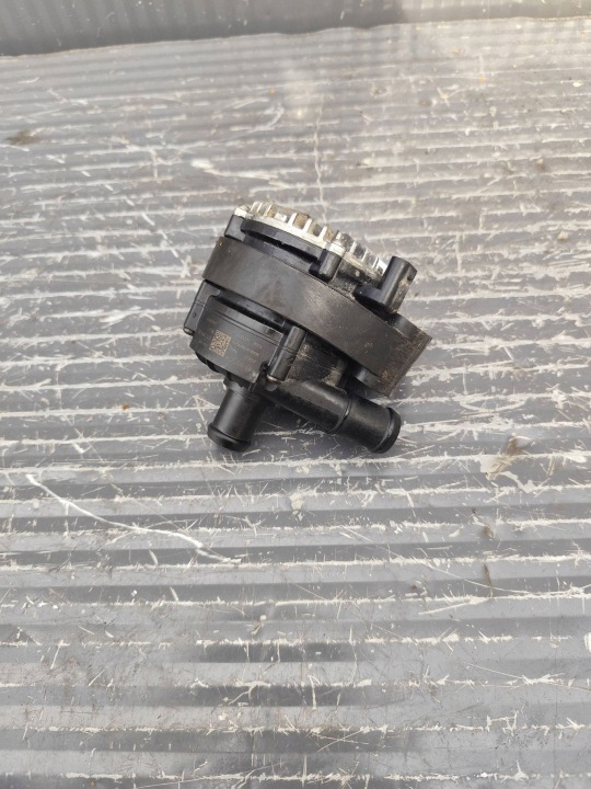 VW T-ROC 2GA LIFT vodena pumpa 04L965567C