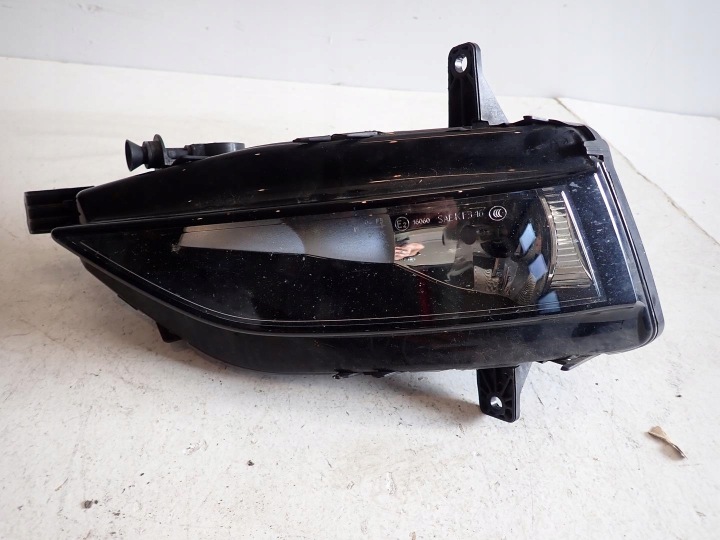 FEUX ANTIBROUILLARD GAUCHE VW GOLF VII LIFT 2017 5G0941661F