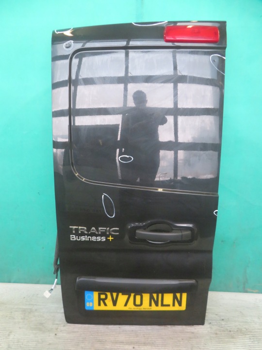 dveře levý záď OPEL VIVARO RENAULT TRAFIC 20R