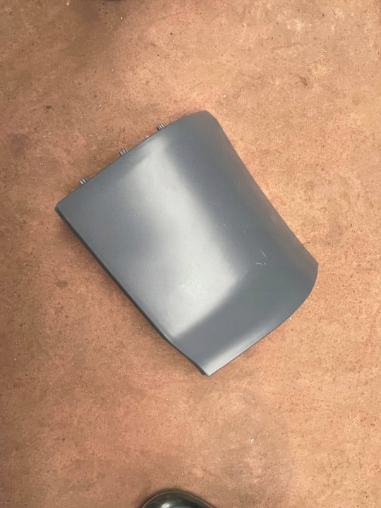 Unité d’angle en plastique Sous lampe Arrière 5896631 DACIA SANDERO !J