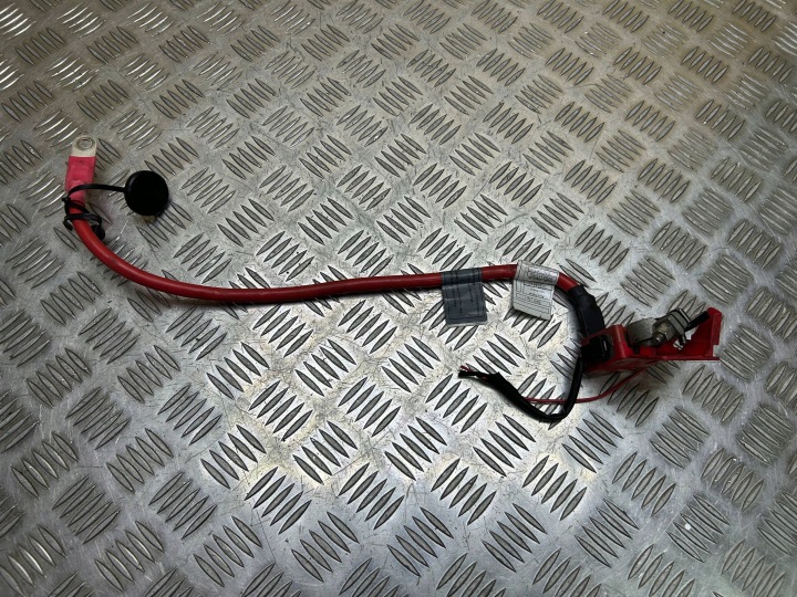 plus / svorka / kabel baterie BMW 1 F20 F21 2013 9253110